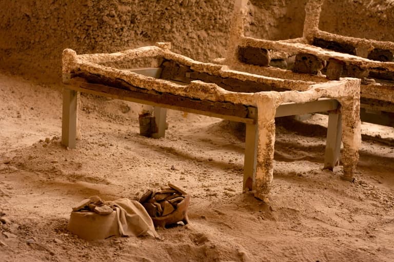 We guide you in the Past (Private Tour)-image